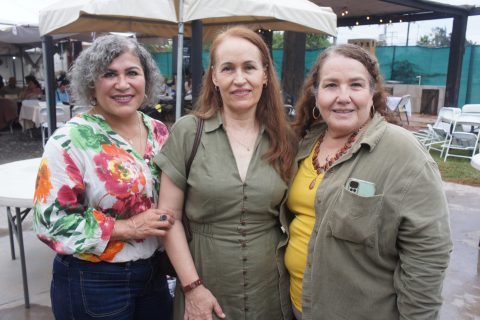 Martha Arce, Linda García y Margarita Pérez.