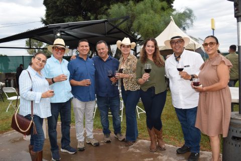 Lolita Pérez, Ignacio Chávez, Iván Nolasco, Raymundo Carrillo, Sonia Blancket, Sonia Hernández, René González y Teresa García.
