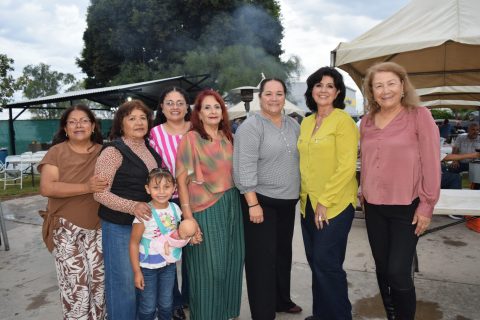 Teresita Cruz, Betty Fierro, Gaby Rodríguez, Catlella, Angelita Borja, Claudia Barajas, Linda Jaime y Celina Flores.