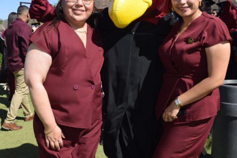 Elvia Oliveros y Victoria Ojeda.