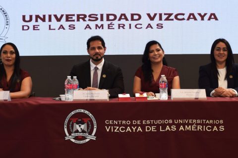 Laura Elena Quintero, Ana Priscila Flores, Jesús Humberto Cardoso Richardi, Brianda Moreno Morales, María Isabel Solís y Jesús Regalado Aguilar conformaron la mesa de honor.