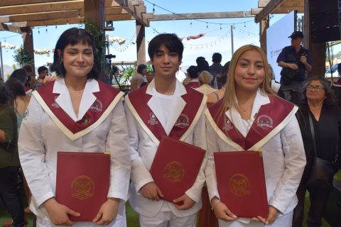 Bárbara Barrón, Ángel Briano y Jacqueline Hernández.