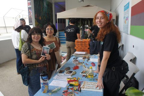 Maven Collins, Esther Collins y Martha Betancourt.