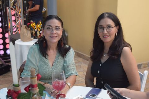 Paz López y Siomara Espinoza.