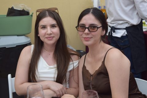 Paulina Espinoza y Vivian Ricci.