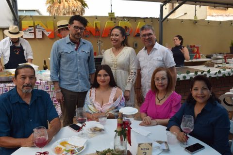 Eduardo Rojas, Erika Corona, Rafael Busani, Pedro Corona, Betsy Rangel, Martha Isabel Ramírez y Alejandra Reséndiz.