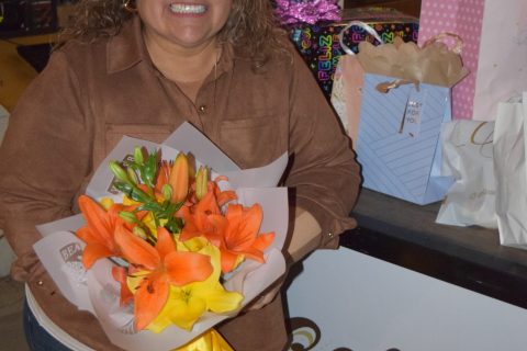 Mayté celebra con amigos