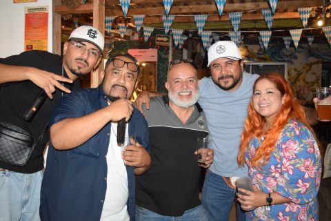Wicho, Arturo, Alfonso, Jorge y Jackie.