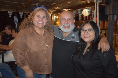 Mayté, Alfonso y Gloria Torres.