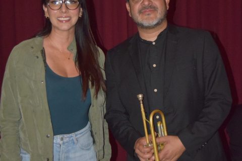 Rosela Medina Lencioni, directora de Centro Social, Cívico y Cultural Riviera, e Iván Trujillo, director de la Covacha Big Band.