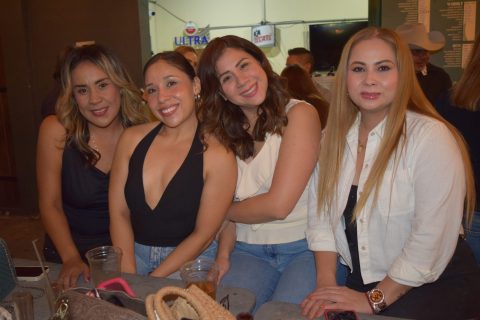 Rosa Navarro, Sandra Castillo, Alejandra Pinedo y Cinthya Díaz.