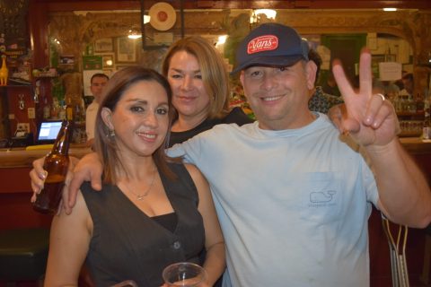Lourdes, Brenda y Jesús.