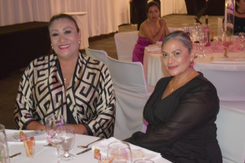 Verónica Gutiérrez y Mary Ponce.