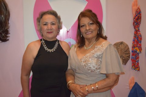 Rosa Olivas y Eva Díaz.