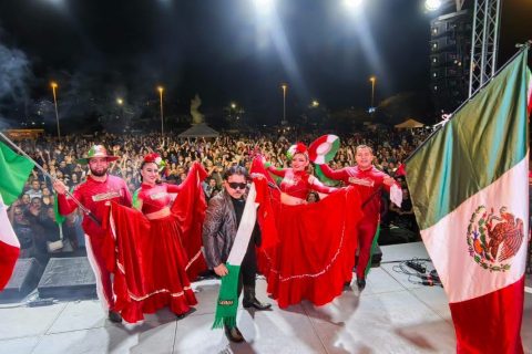 Arma la fiesta en Ceart Mi Banda El Mexicano
