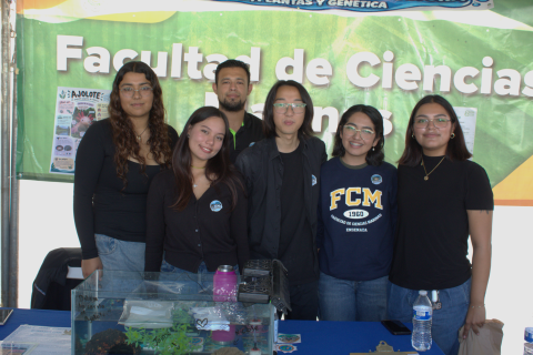 Fernanda, Mariana, Gustavo, Elías, Rebeca y Vanesa.