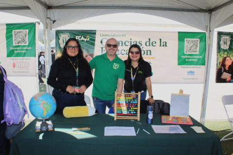 Julia Chávez, Iván Contreras y Sandybel Garduño.