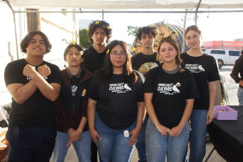 Diego, Luis, Samuel, Isis, Alexa, Sebastián y Priscila.