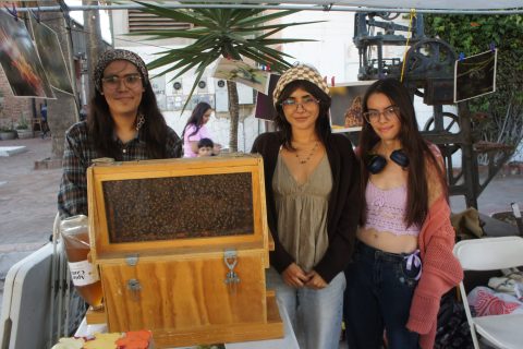 Issa, Camila y Clara.