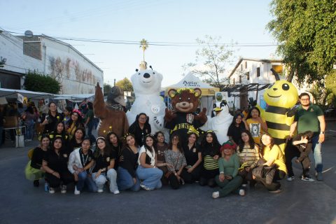 Los participantes se tomaron la fotografía del recuerdo.