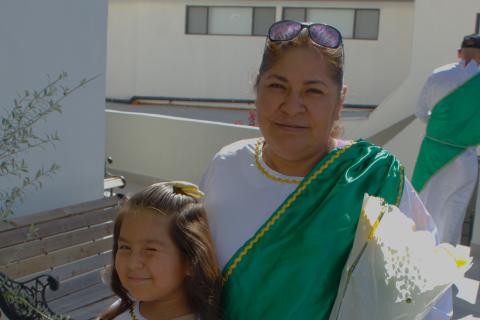 Maribel y su hija vistieron túnicas como San Judas Tadeo.